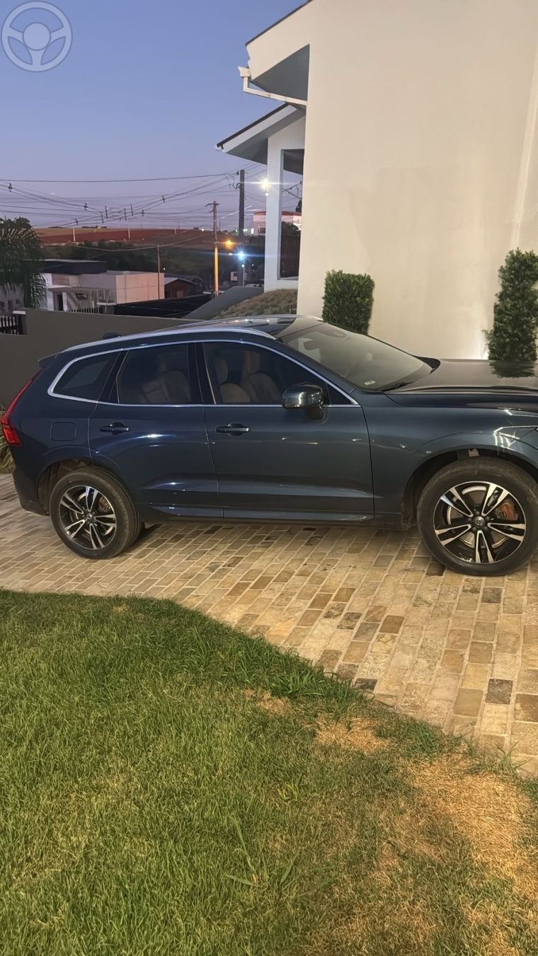 XC60 2.0 T8 MOMENTUM HYBRID 4P AUTOMÁTICO - 2020 - PASSO FUNDO