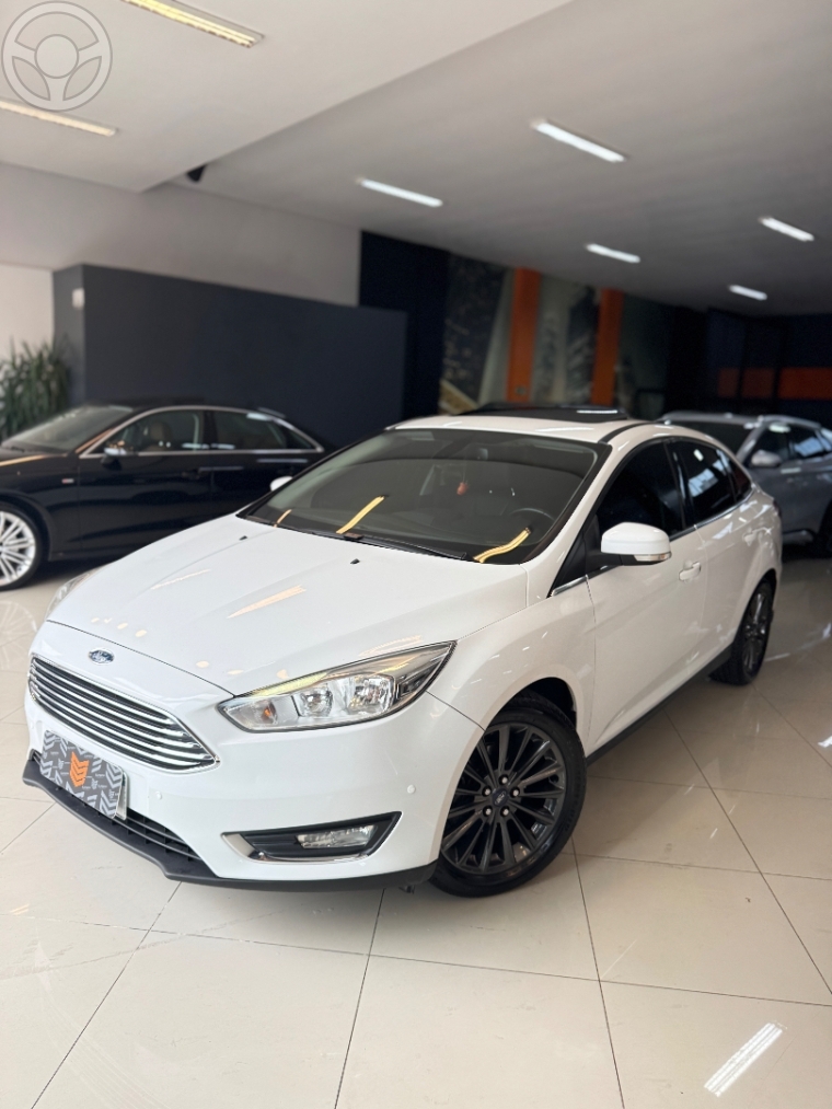 FOCUS 2.0 TITANIUM FASTBACK 16V FLEX 4P AUTOMÁTICO - 2017 - PASSO FUNDO