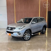 hilux sw4 2.8 srx 4x4 7 lugares 16v turbo intercooler diesel 4p automatico 2016 passo fundo