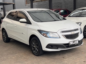 onix lt 1.4 2015 passo fundo