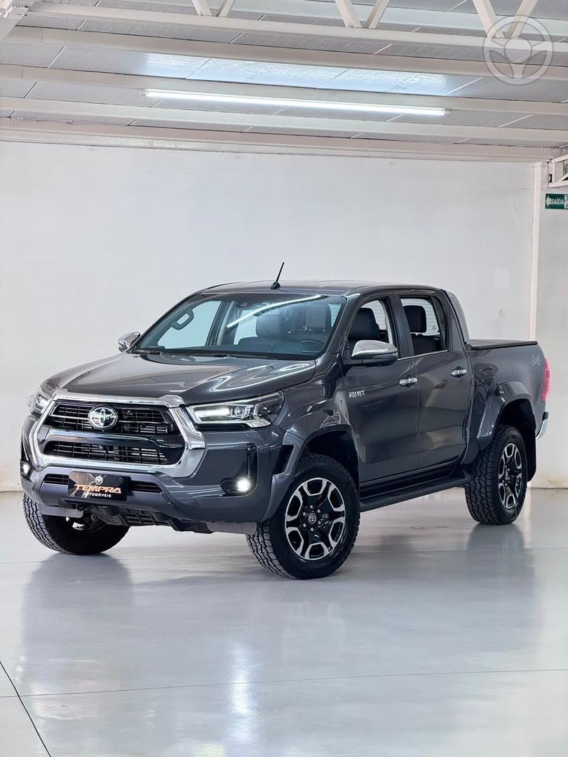 HILUX 2.8 SRX 4X4 CD 16V DIESEL 4P AUTOMATICO - 2025 - PASSO FUNDO
