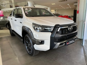 hilux 2.8 4x4 conquest cd turbo diesel 4p automatico 2023 caxias do sul