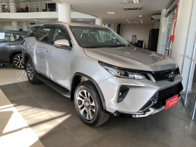 hilux sw4 2.8 4x4 srx platinum turbo 7 lugares diesel 4p automatico 2024 caxias do sul