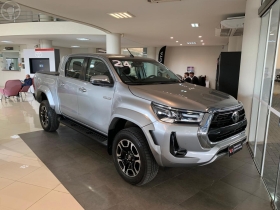 hilux 2.8 srx plus 4x4 cd turbo diesel 4p automatico 2024 caxias do sul