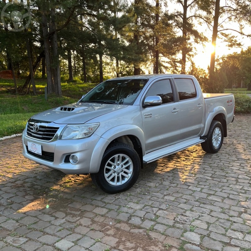 HILUX CAB. SRV-AT 3.0 TB-IC - 2012 - TEUTôNIA
