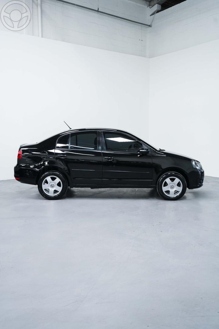 POLO SEDAN 1.6 MI COMFORTLINE 8V FLEX 4P AUTOMATIZADO - 2013 - PORTO ALEGRE