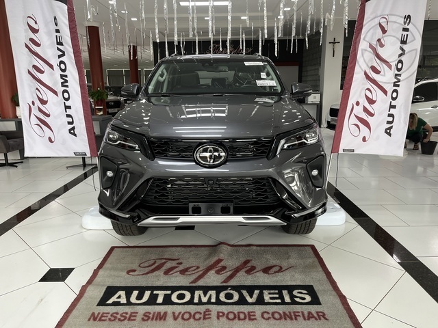 HILUX SW4 SRX PLATINUM 4X4 AT 2.8 TURBO DIESEL - 7 LUGARES - 0 SOB ENCOMENDA - 2026 - GETúLIO VARGAS