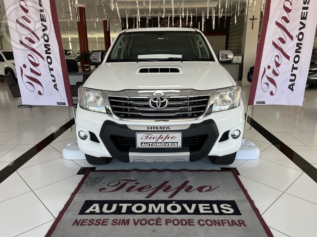 HILUX CD 4X4 SRV 3.0 TURBO DIESEL AT -  - 2015 - GETúLIO VARGAS