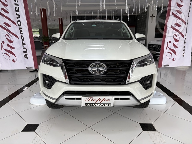 HILUX SW4 SRX 2.8 TURBO DIESEL 4X4 AT - 7 LUGARES - 78.000 - 2021 - GETúLIO VARGAS