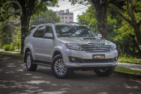 hilux sw4 7 lugares 2012 erechim