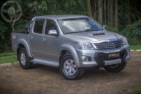 hilux cd 4x4 srv 2013 erechim