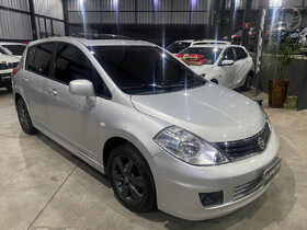 tiida 1.8 sl 16v flex 4p automatico 2013 campo bom