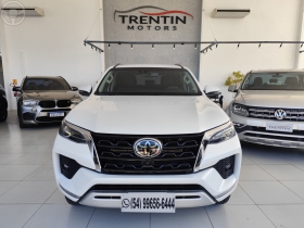 hilux sw4 2.8 4x4 srx platinum turbo 7 lugares diesel 4p automatico 2024 erechim