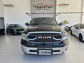 classic 5.7 laramie v8 hemi 4p automatica 2023 erechim