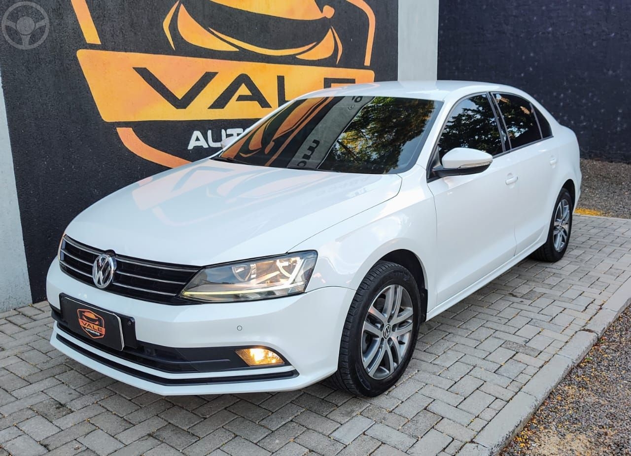 JETTA COMFORTLINE 1.4 TSI 16V 4P AUT. - 2017 - LAJEADO