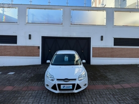 focus 1.6 se hatch 16v flex 4p automatico 2015 erechim