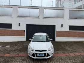 focus 2.0 titanium hatch 16v flex 4p automatico 2015 erechim