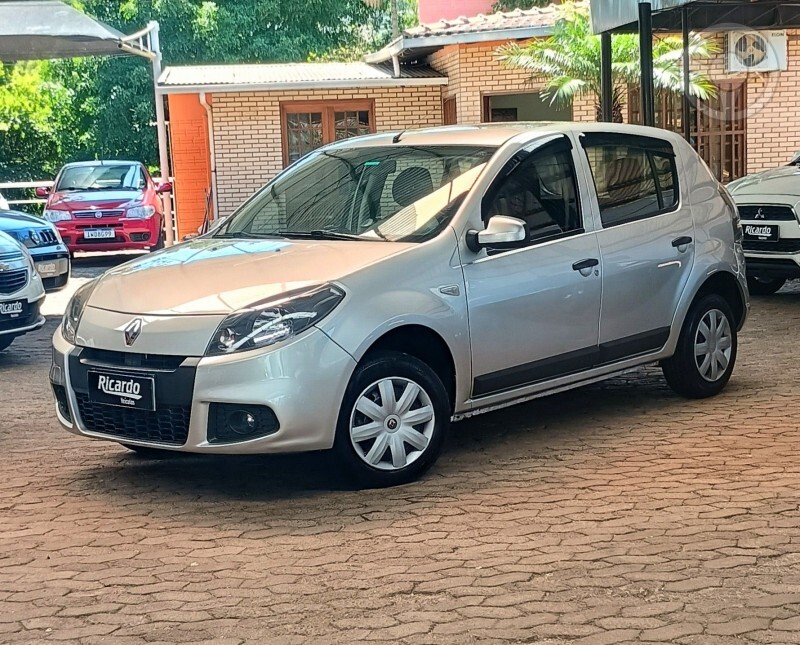 SANDERO EXPRESSION 1.6 - 2014 - TEUTôNIA