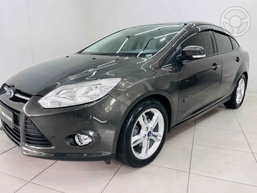 FOCUS 2.0 SE PLUS SEDAN 16V FLEX 4P AUTOMÁTICO - 2014 - CAXIAS DO SUL