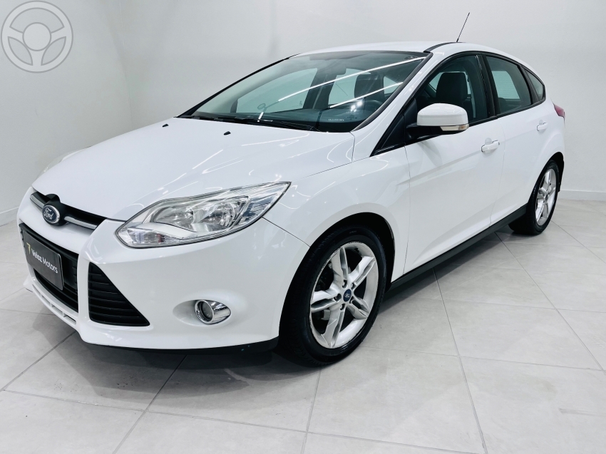 FOCUS 2.0 SE HATCH 16V FLEX 4P AUTO - 2014 - CAXIAS DO SUL