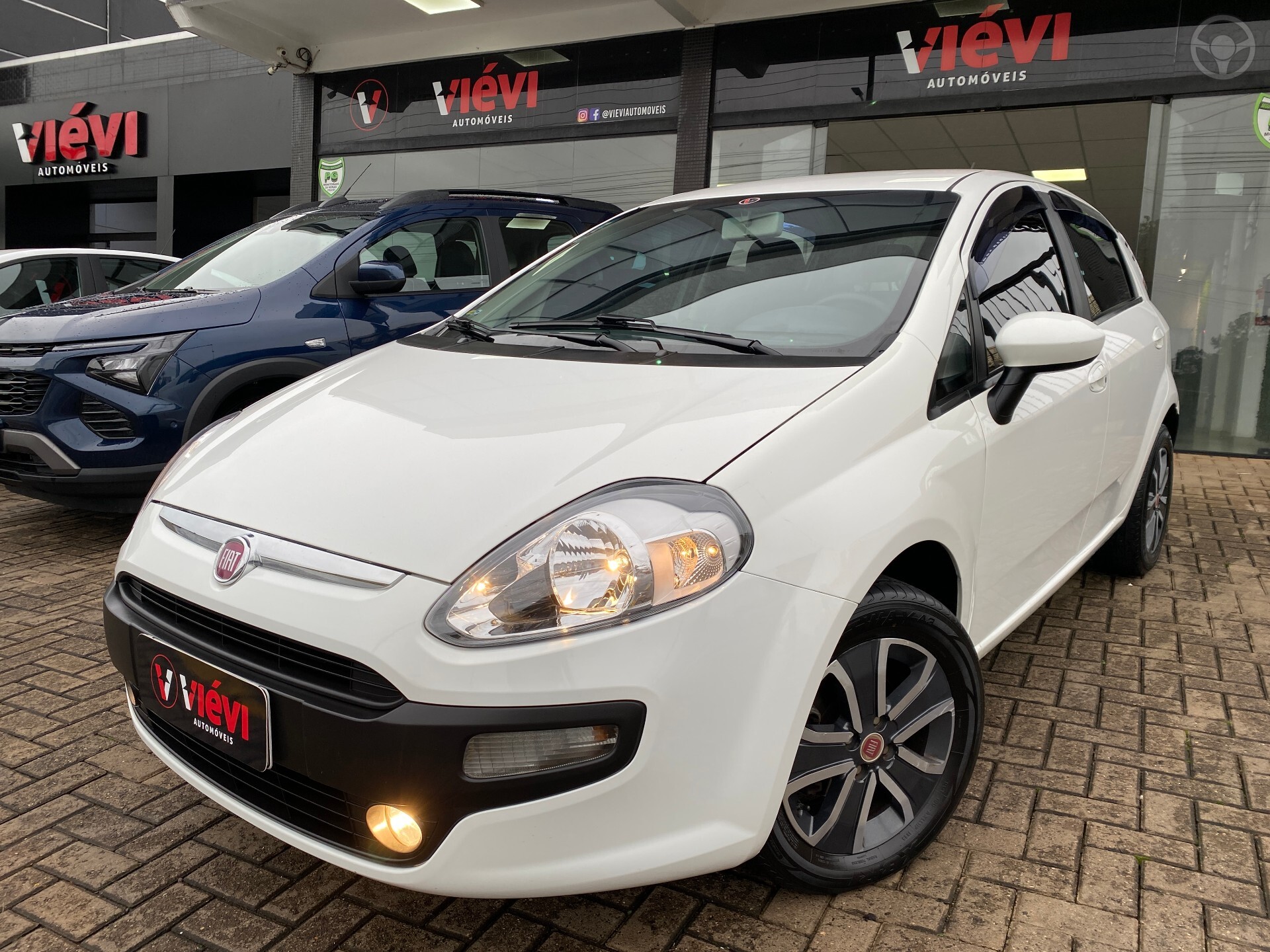 PUNTO 1.4 ATTRACTIVE 8V FLEX 4P MANUAL - 2016 - TEUTôNIA