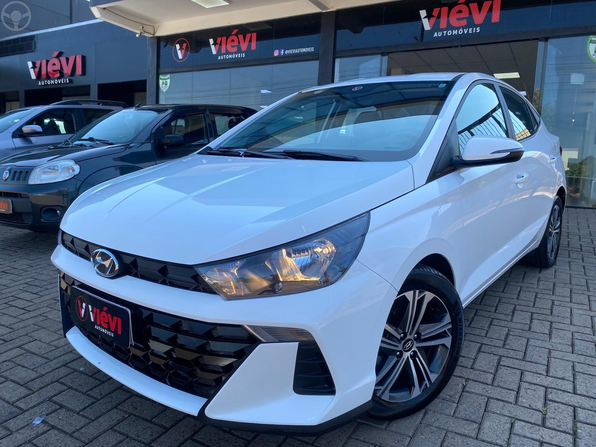 HB20S 1.0 COMFORT 12V FLEX 4P MANUAL - 2024 - TEUTôNIA