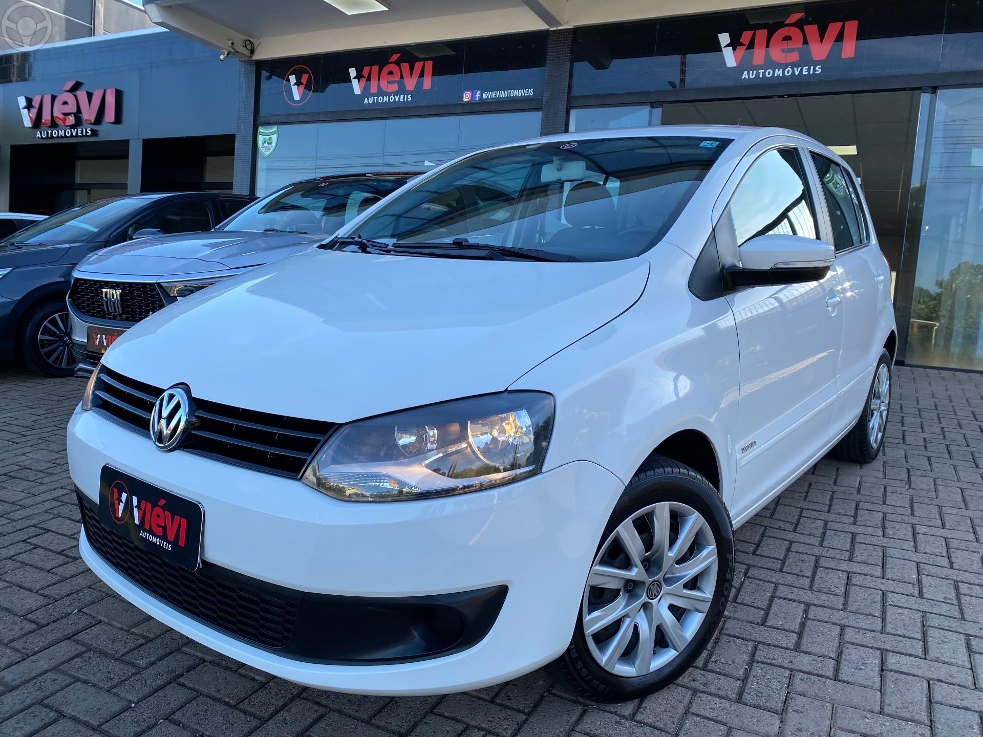 FOX 1.0 MI TREND 8V FLEX 4P MANUAL - 2014 - TEUTôNIA