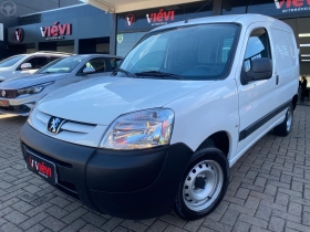 partner 1.8 furgao 800kg 8v 3p manual 2022 teutonia