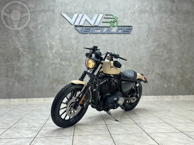 HARLEY-DAVIDSON XL 883 IRON - 2015 - ESPUMOSO