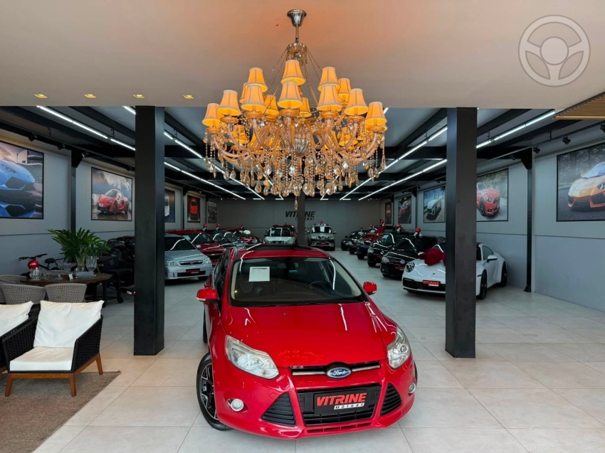 FOCUS 2.0 TITANIUM HATCH 16V FLEX 4P AUTOMÁTICO - 2015 - ESTâNCIA VELHA