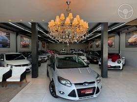 FOCUS 2.0 TITANIUM HATCH 16V FLEX 4P AUTOMÁTICO