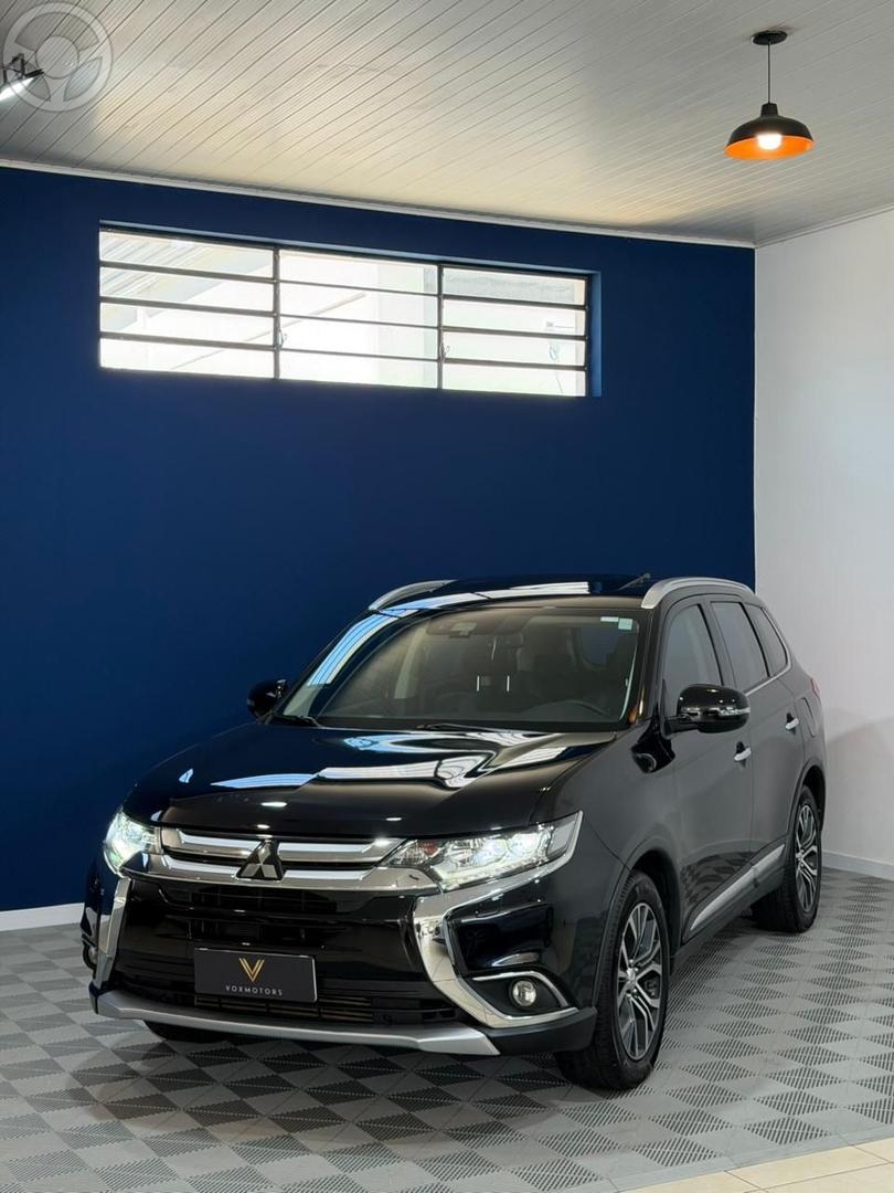 OUTLANDER 2.2 4X4 16V DIESEL 4P AUTOMATICO - 2017 - SANTA CRUZ DO SUL