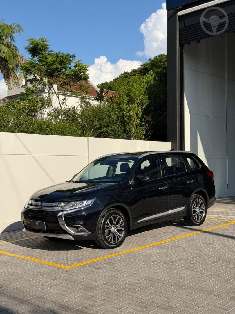 OUTLANDER 2.2 4X4 16V DIESEL 4P AUTOMATICO - 2017 - SANTA CRUZ DO SUL