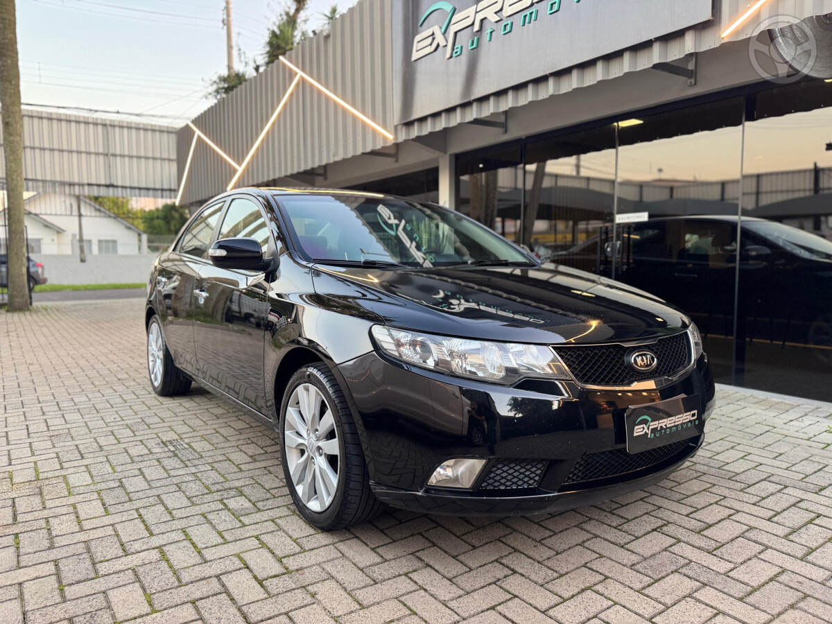 CERATO 1.6 SX2 16V 4P MANUAL - 2011 - CANOAS