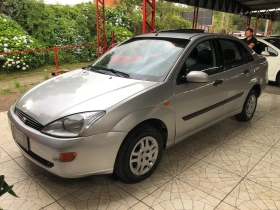 focus 2.0 ghia 16v flex 4p manual 2001 caxias do sul