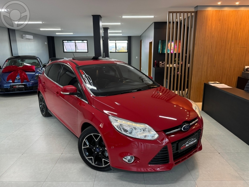 FOCUS 2.0 TITANIUM PLUS HATCH 16V FLEX 4P AUTO - 2014 - BOM PRINCíPIO