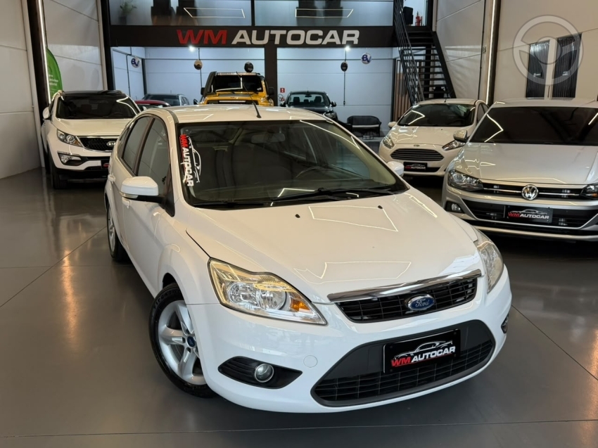 FOCUS 1.6 GLX 16V FLEX 4P MANUAL - 2013 - BOM PRINCíPIO