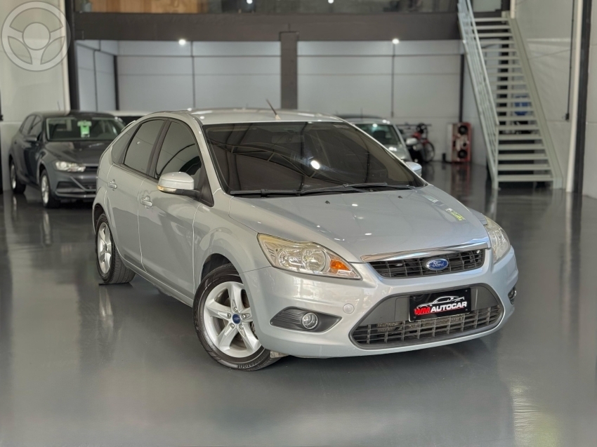 FOCUS 1.6 GLX 8V FLEX 4P MANUAL - 2011 - BOM PRINCíPIO