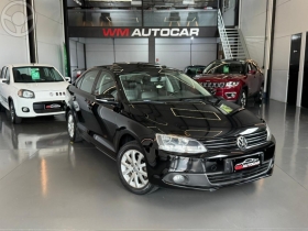 JETTA 2.0 COMFORTLINE FLEX 4P TIPTRONIC
