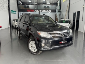 hilux sw4 3.0 srv 4x4 16v turbo intercooler diesel 4p automatico 2012 bom principio