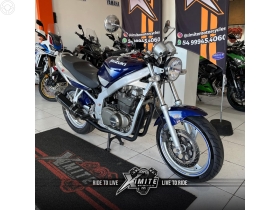 gsr 750 2004 carazinho
