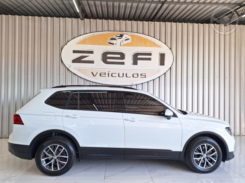 VOLKSWAGEN - TIGUAN 1.4 ALLSPACE 250 TSI FLEX 4P - 2018/2018 - BRANCA - R$ 111.900,00