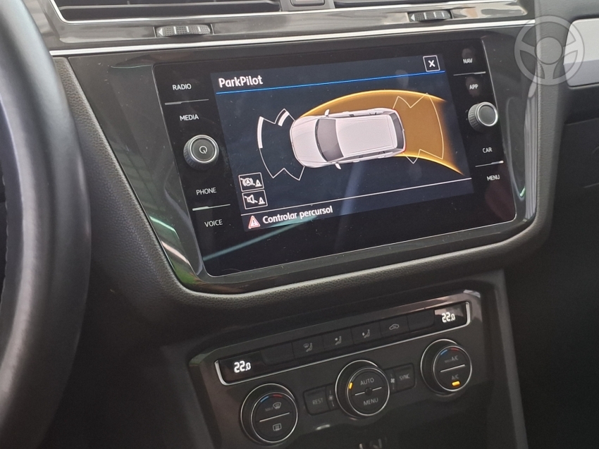 VOLKSWAGEN - TIGUAN 1.4 ALLSPACE 250 TSI FLEX 4P - 2018/2018 - BRANCA - R$ 111.900,00