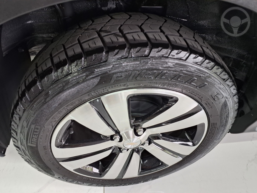 CHEVROLET - SPIN 1.8 8V ACTIV7 FLEX 5P AUTOMÁTICO - 2023/2024 - BRANCA - R$ 109.900,00