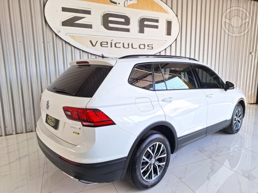 VOLKSWAGEN - TIGUAN 1.4 ALLSPACE 250 TSI FLEX 4P - 2018/2018 - BRANCA - R$ 111.900,00