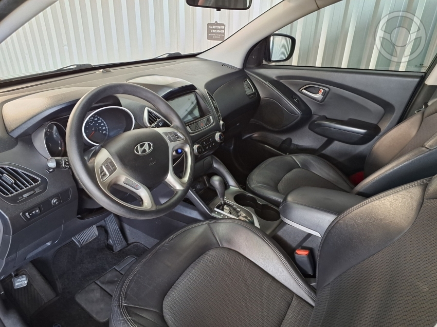 HYUNDAI - IX35 2.0 MPI 4X2 16V FLEX 4P AUTOMÁTICO - 2013/2014 - PRETA - R$ 72.900,00