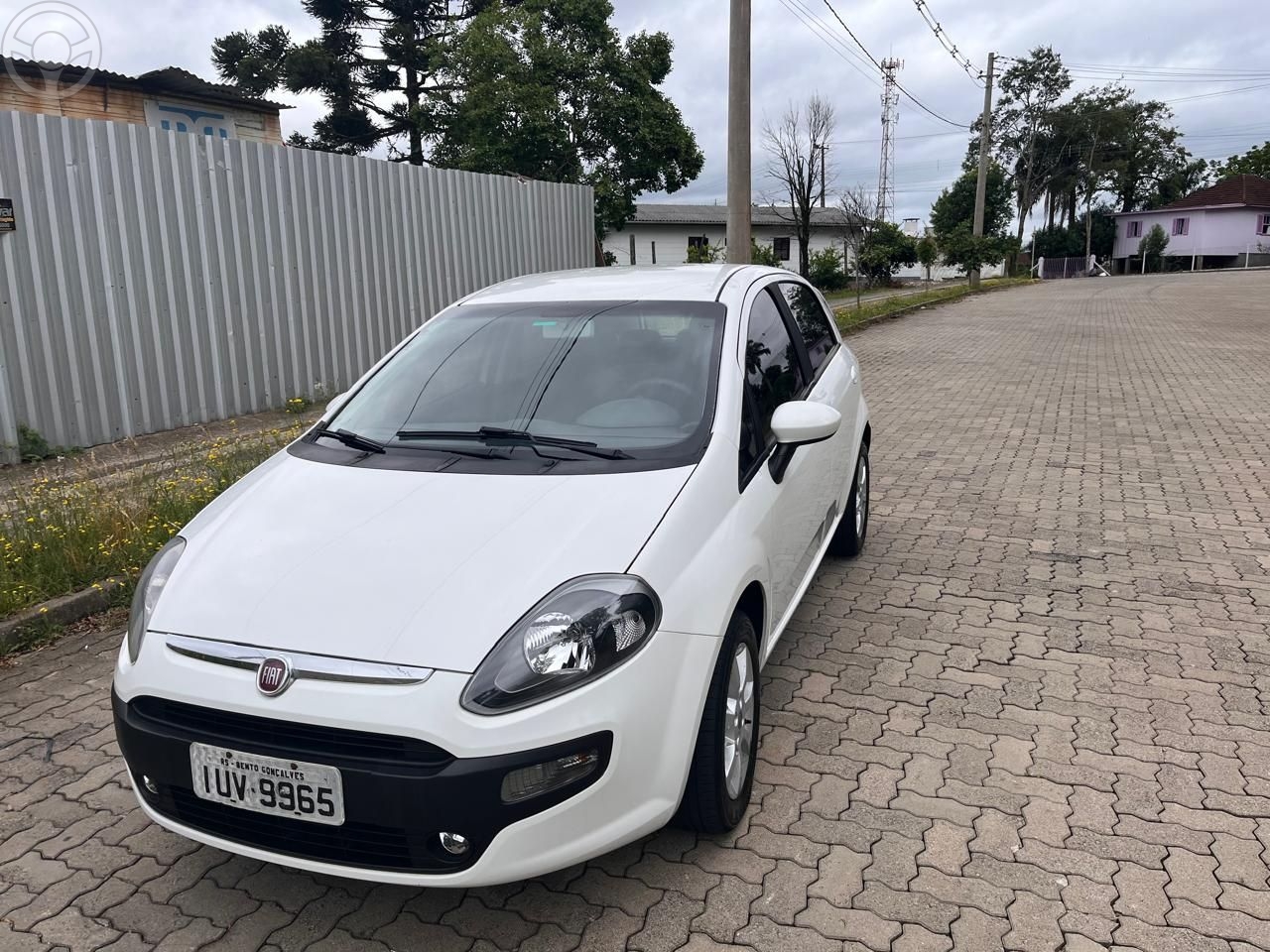 PUNTO 1.4 ATTRACTIVE 8V FLEX 4P MANUAL - 2014 - BENTO GONÇALVES