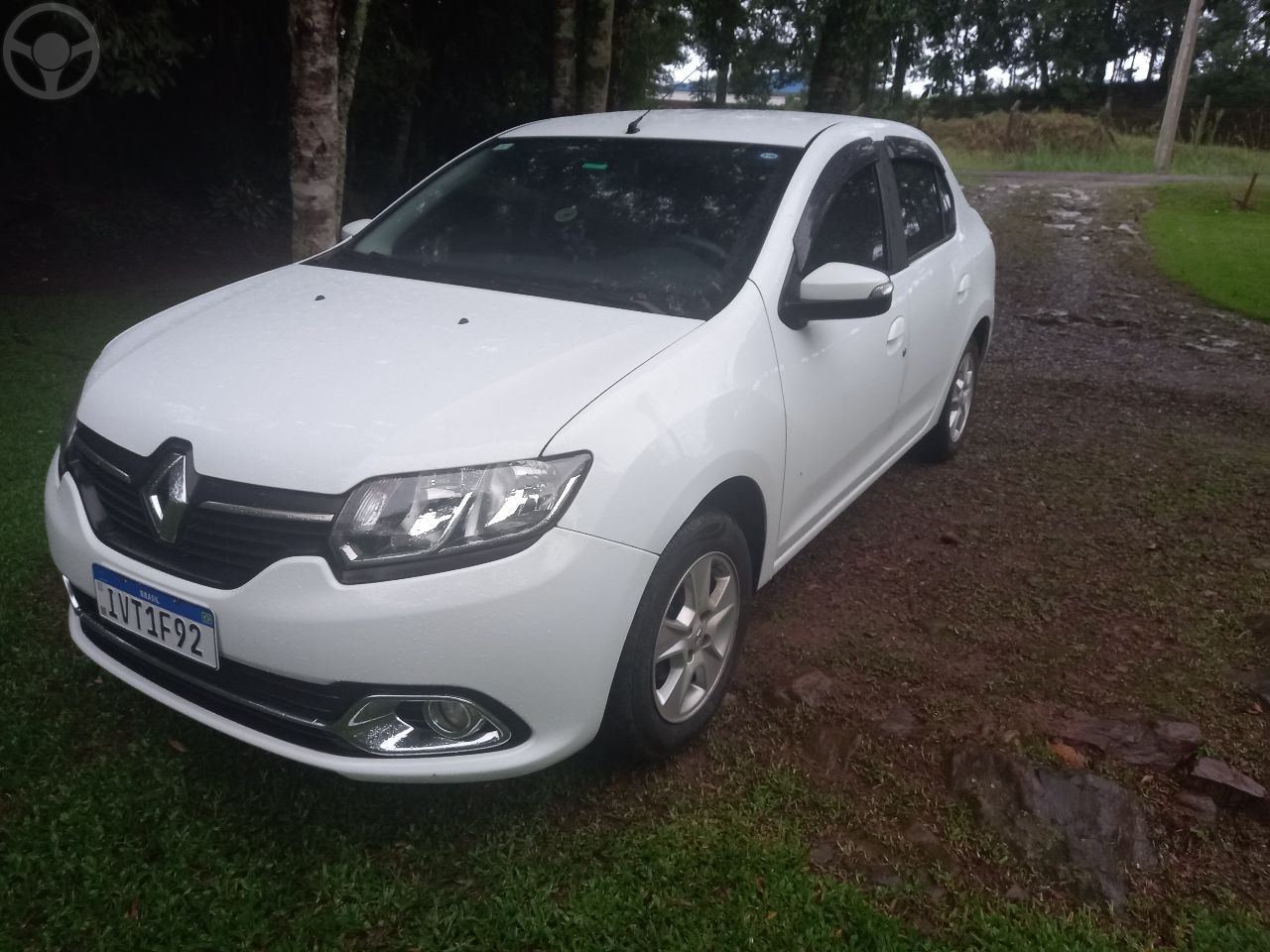 LOGAN 1.6 DYNAMIQUE 8V FLEX 4P MANUAL - 2015 - NOVA PETRóPOLIS