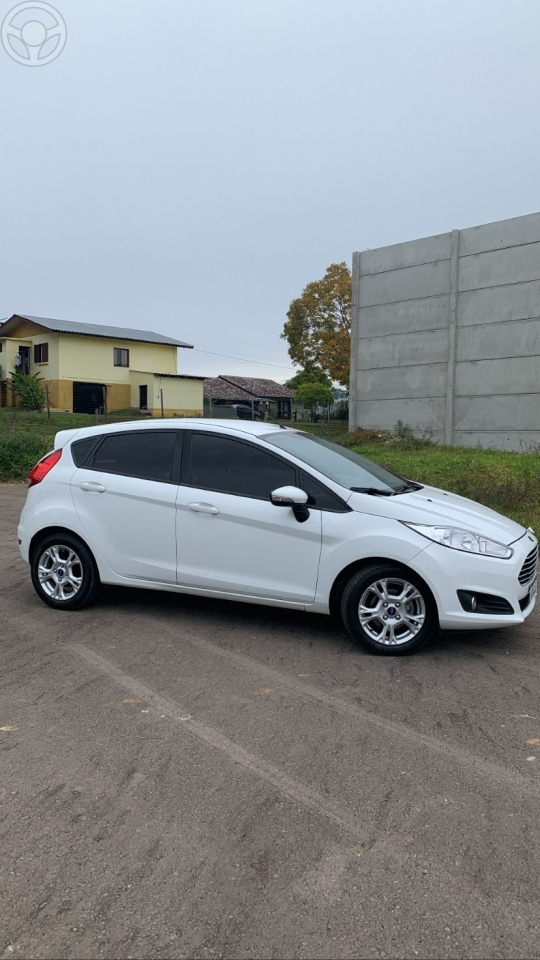 FIESTA 1.6 SE HATCH 16V FLEX 4P MANUAL - 2015 - CAXIAS DO SUL