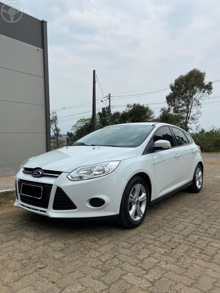 FOCUS 1.6 SE HATCH 16V FLEX 4P AUTOMÁTICO - 2014 - BENTO GONÇALVES